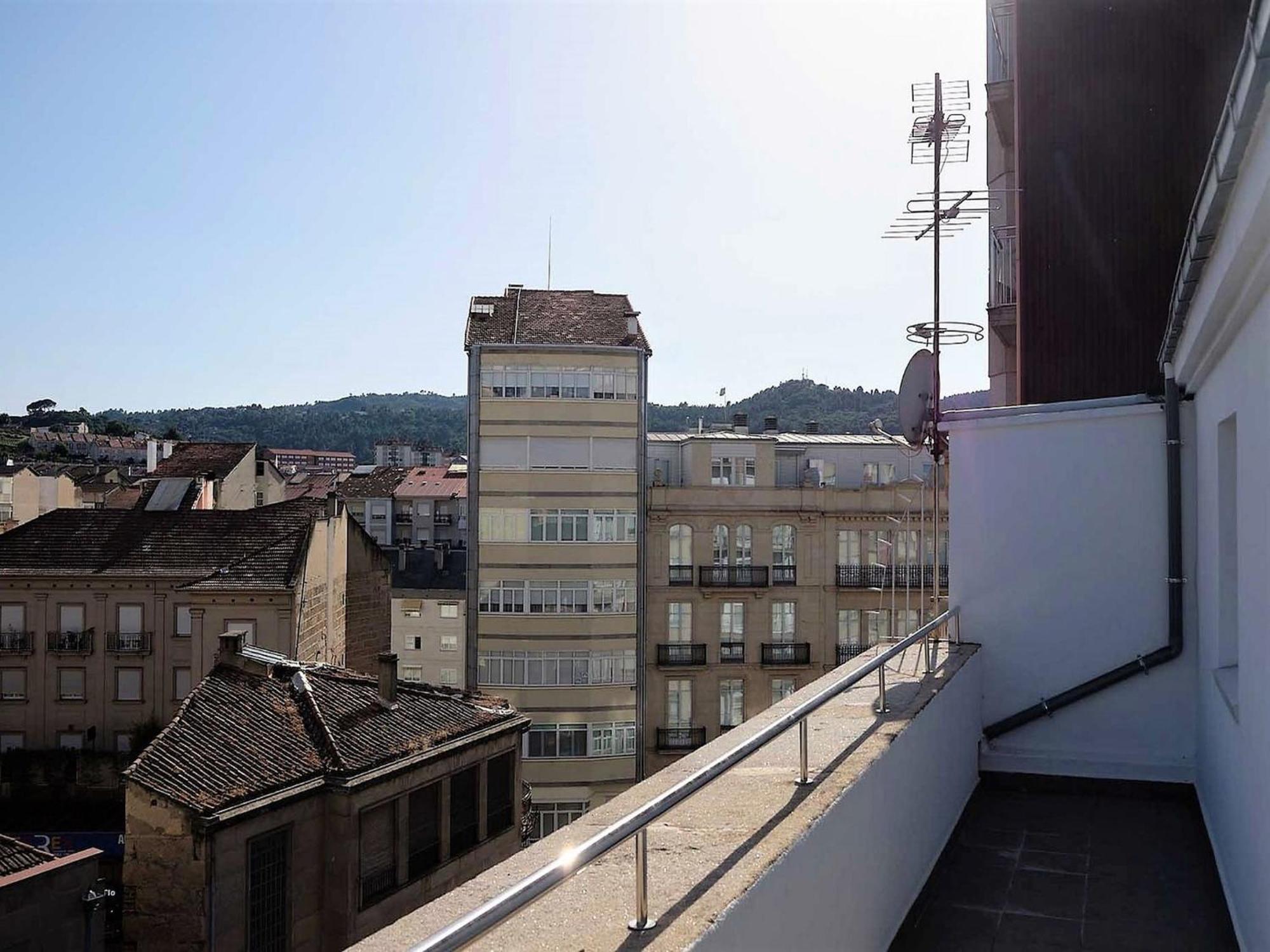 Charming Apartment In Ourense Overlooking The City Ngoại thất bức ảnh